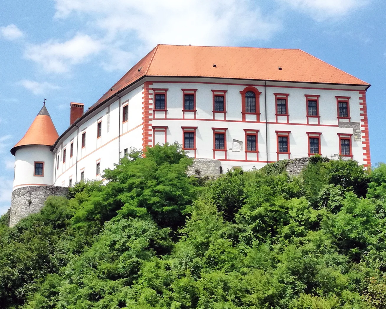 Free ticketing system for historical sites